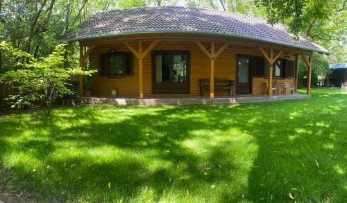 Fulophaza House | Vándor Tanya