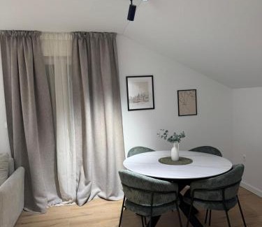 Solin Apartment | V-Ana