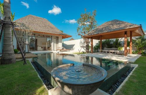 Thep Kasattri Villa | V165 Famous Anchan Flora 4 BR