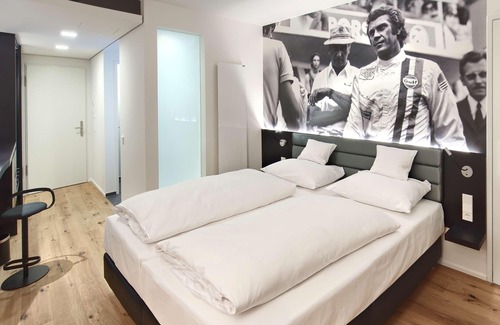Boeblingen Hotel | V8 HOTEL Motorworld Region Stuttgart