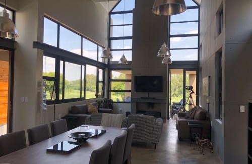 Vredefort House | VAAL DE GRACE golf estate The SHACK