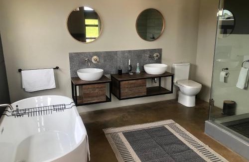 Vredefort House | VAAL DE GRACE golf estate The SHACK