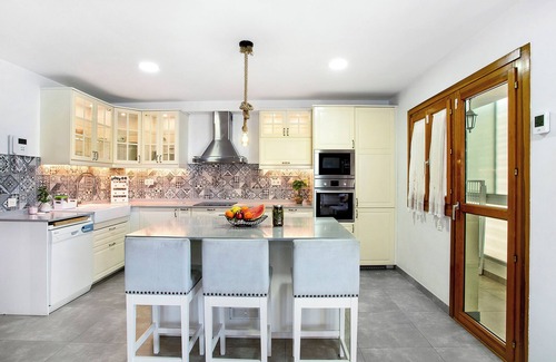 Las Palmas de Gran Canaria Apartment | Vacation Home "Luz Home" close to the Sea with Wi-Fi