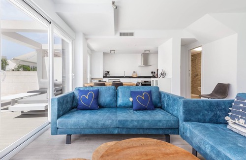 Puerto Marino Villa | Vacation Home "Casa Bos Dolphin Pool Jacuzzi 6P" with Wi-Fi, A/C, Balcony, Terrace & Garden