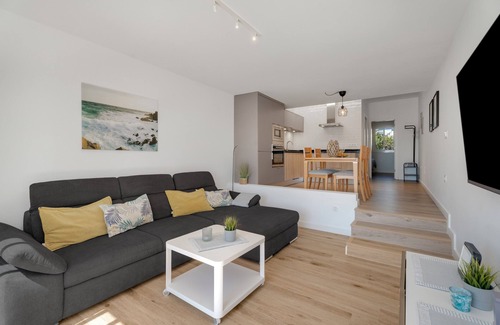 Arico Apartment | Vacation 'Agua Y Sol I' with Sea View, Shared Pool and Wi-Fi
