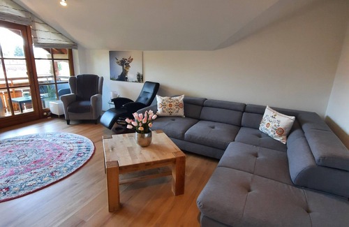 Burgberg Apartment | Vacation Apartment "Milka" with Mountain View, Balcony & Wi-Fi