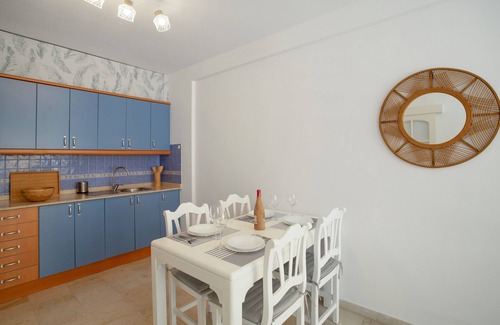 Lomo Quiebre Apartment | Vacation Apartment 'Mangueros Suite 4 Puerto De Mogán' with Shared Pool and Wi-Fi