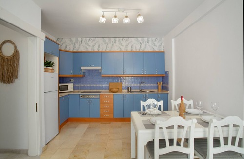 Lomo Quiebre Apartment | Vacation Apartment 'Mangueros Suite 4 Puerto De Mogán' with Shared Pool and Wi-Fi