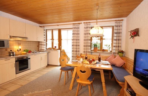 Steinach Bed & Breakfast | Vacation apartment 89 - Pension Vendel