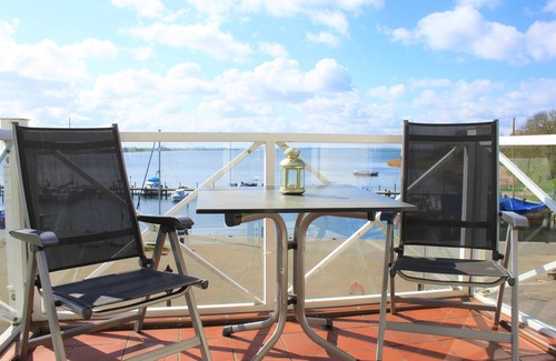 Oertzenhof Apartment | Vacation apartment "Blume" on Poel