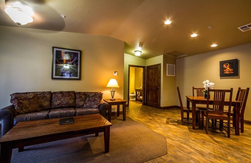Zion National Park South Entrance Hotel | Vacation Day Is Always A Great Idea! Near George Baker River Park, Free Parking