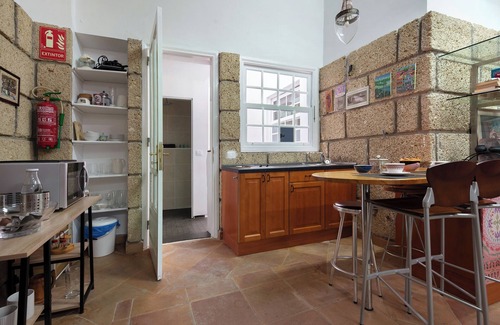 Santa Cruz de Tenerife Apartment | Vacation Apartment 'Loft Parque Santa Cruz' with Shared Terrace and Wi-Fi