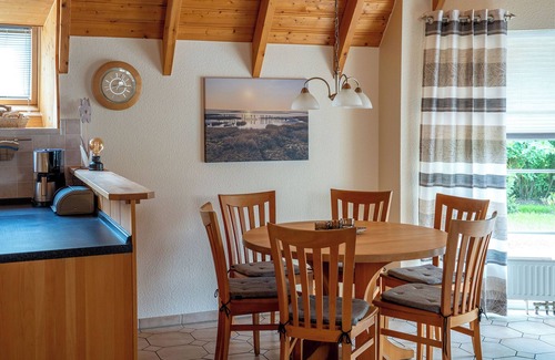 Wremen House | Vacation home Sprenger LA9. On the dyke and with a sun terrace.