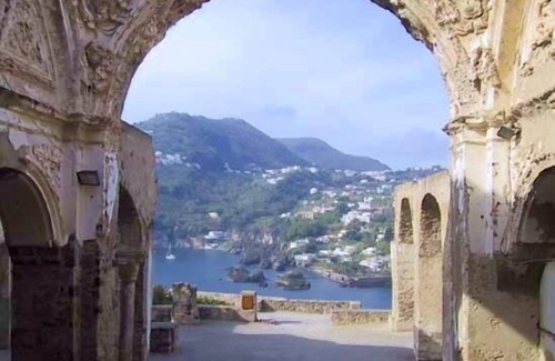 Ischia Porto Apartment | vacation holiday rental apartment amalfi coast naples sorrento ischia italy