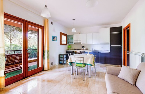 Narbolia House | Vacation Home "Antonella Sul Golf" with Shared Pool, Private Terrace & Wi-Fi