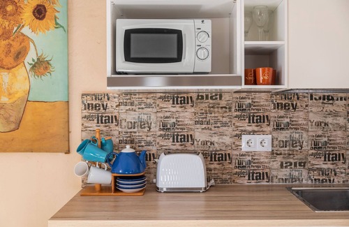 Ojen House | Vacation Home "Camelia" with Wi-Fi