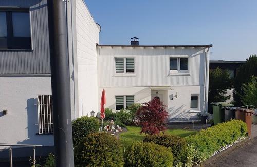 Langscheid House | Vacation home with panoramic view of the Sorpesee - lake is only 50 meters away