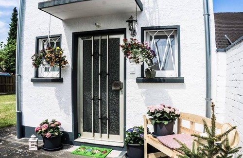 Seligenstadt House | Vacation home for up to 6 people with large garden and playground