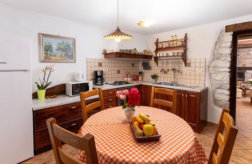 Vozilici House | Vacation home Gianni by Interhome
