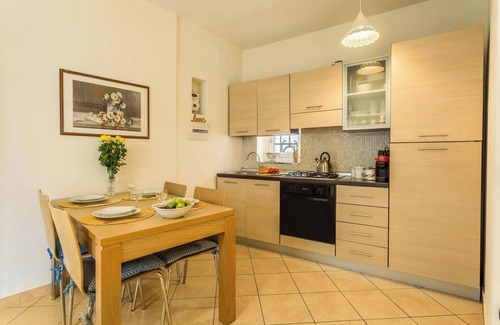 Brunate House | Vacation Home "Il Nido" with Mountain View, Wi-Fi, A/C & Garden