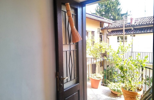 Lecco House | Vacation home Il Viandante terraza relax parking space