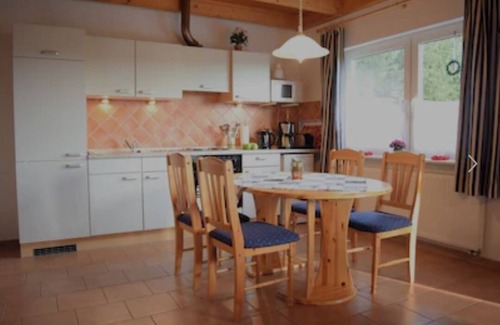 Muritz House | Vacation home in a quiet location, 200m from the nature reserve lake, Mönchshof 13b, with WLAN