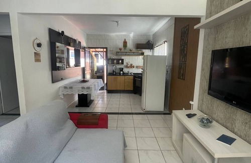 Centro House | Vacation Home in Bombinhas - Sleeps 4