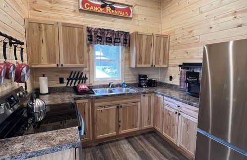 Fountain City House | Vacation home in Fountain City, steps from Mississippi River