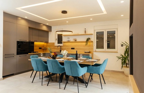 Prolozac House | Vacation home Lozo by Interhome