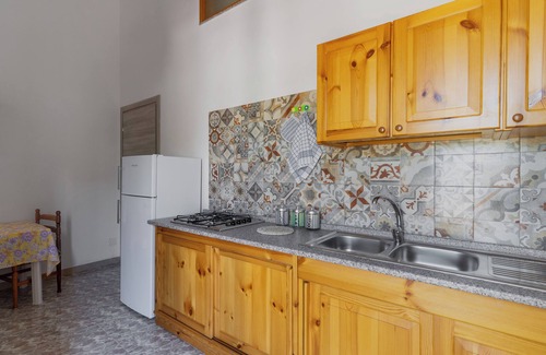 Casamassella House | Vacation Home 'Lu Mare e Lu Ientu' with Garden & A/C