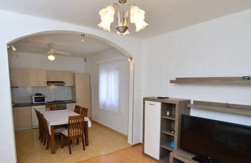 Dicmo House | Vacation home Silvano in Dugopolje - 6 persons, 2 bedrooms