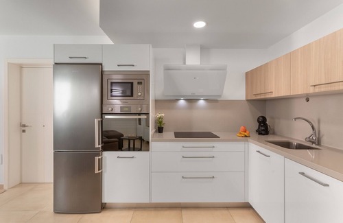 Arguineguin House | Vacation Home 'Sunset' with Sea View, Shared Terrace and Wi-Fi