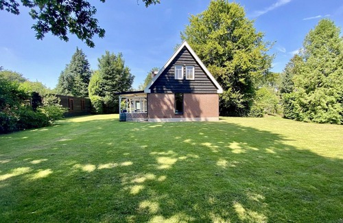 Wapse House | Vacation home with 1000 m garden, 2 bathrooms, surrounded by forests and nature!