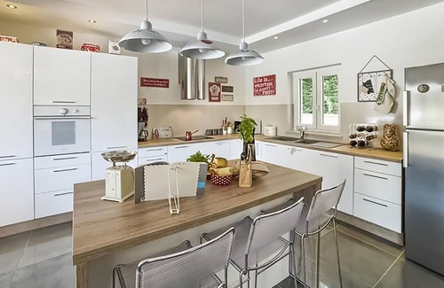 Snasici House | Vacation home with pool and jacuzzi.