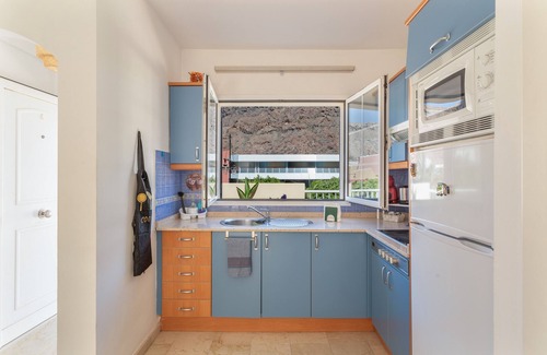 Lomo Quiebre Apartment | Vacation 'Los Mangueros Beach 6 - Mogán' with Mountain View, Wi-Fi and Air Conditioning