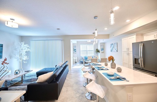 Kissimmee Condo | Vacation Meadows - Storey Lake By Shine Villas 710 2 Bedroom Apts