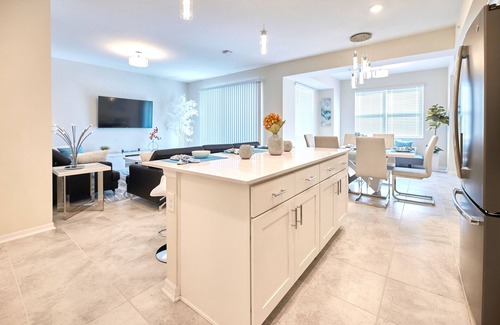 Kissimmee Condo | Vacation Meadows - Storey Lake By Shine Villas 710 2 Bedroom Apts