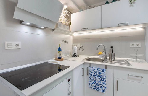 Punta del Hidalgo Apartment | Vacation 'Mini Casa Azul' with Sea View and Wi-Fi