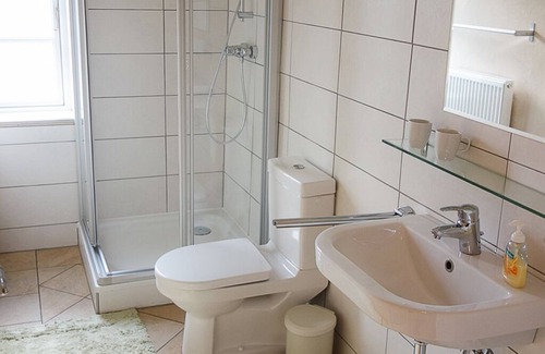 Waabs Apartment | Vacation on the manor - beautiful large apartment near the Baltic Sea