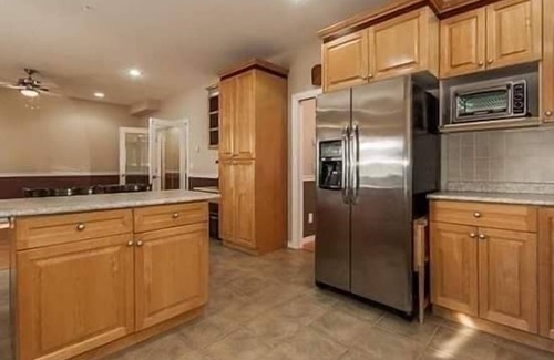 Fleetwood House | Vacation Rental Room in a Home nPrivate Bathroom nNo Airconnnn