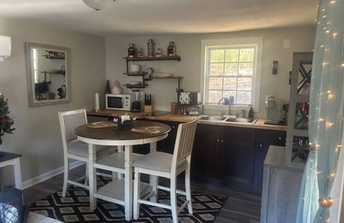 Cleveland House | Vacation Rental, Spa & Salt RoomnTable Rock State ParknFire-Pit ,Pet Friendly