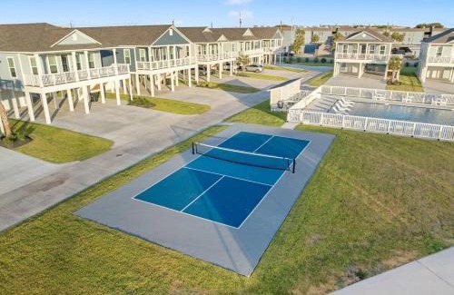 Galveston House | Vacation Villa Walk to Beach!