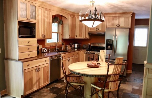 Lewiston House | Vacationland Lodge Su