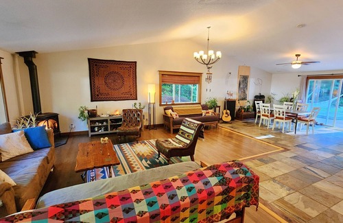 Corbett House | Vacations, Ceremonies, Weddings, Events, with Pets