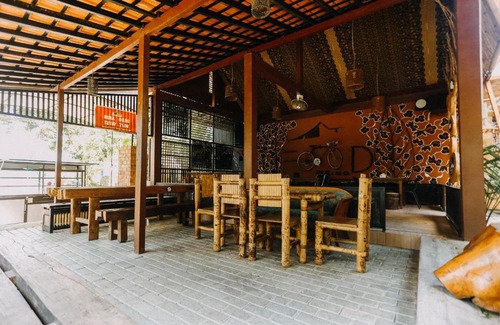 Banyuwangi Hotel | Vaccinated Staff - OYO 1230 Kampoeng Osing Syariah Guesthouse