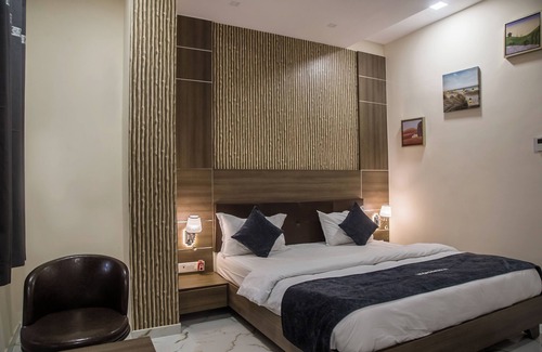 Waghoriya Hotel | Vadpadraka Hotel and Resort