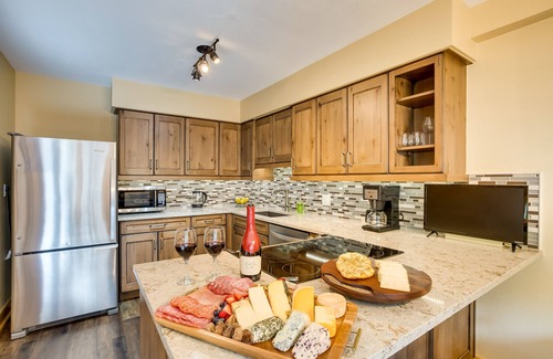 Intermountain Condo | Vail Condo ~ 4 Mi to Vail Mountain Resort!