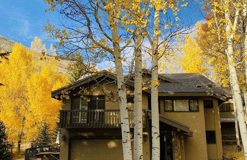 Vail House | Vail ski residence near Golf/Nordic Clubhouse. Hot tub. Close to ski slopes.