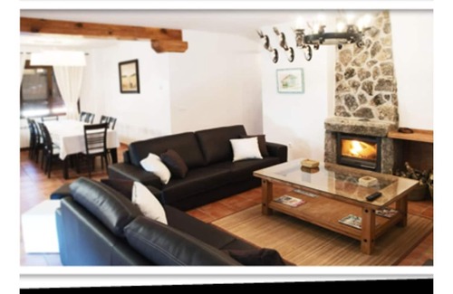 Navaluenga House | Valdebruna II and Gredos Houses