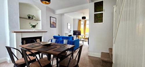 Splott Apartment | Vale House by Switchback Stays